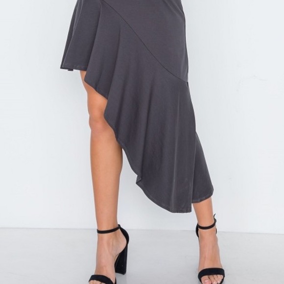 Gorgeous strapless asymmetrical midi dress - Picture 3 of 4